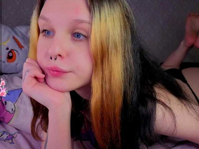 Hi-Kitti's BongaCams show and profile