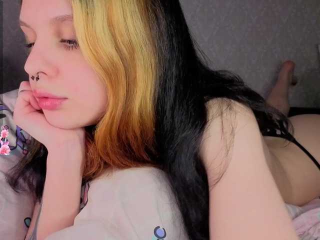 Hi-Kitti's BongaCams show and profile