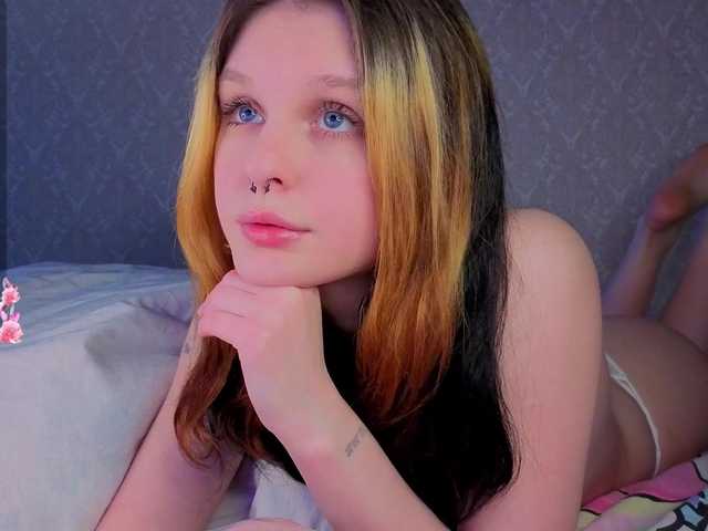 Hi-Kitti's BongaCams show and profile
