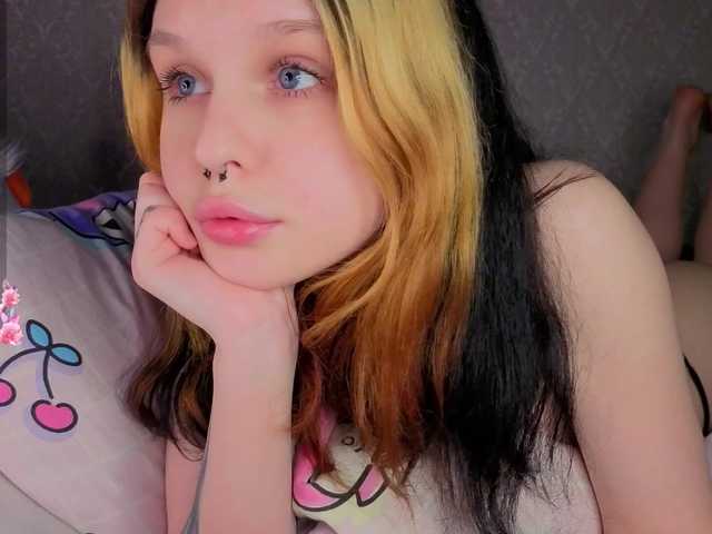 Hi-Kitti's BongaCams show and profile