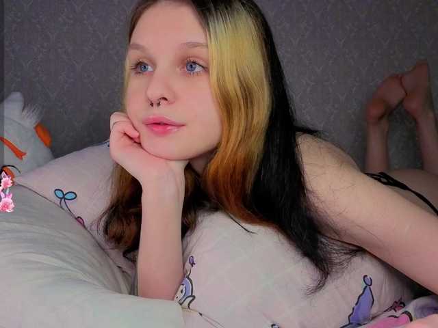 Hi-Kitti's BongaCams show and profile