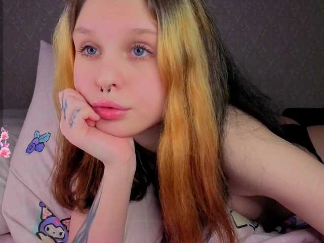 Hi-Kitti's BongaCams show and profile