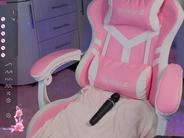 Hi-Kitti's BongaCams show and profile