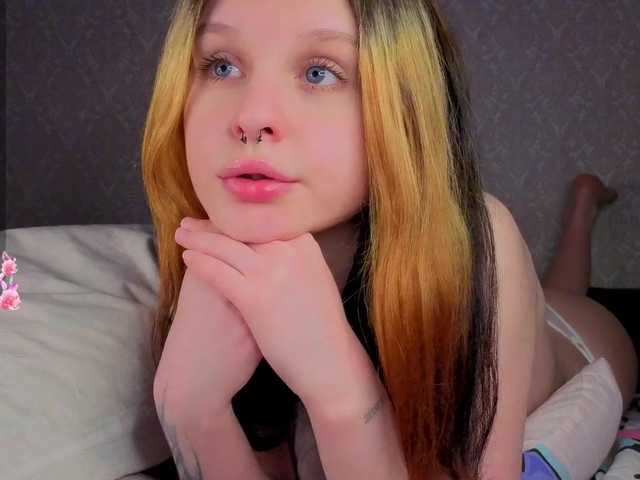 Hi-Kitti's BongaCams show and profile