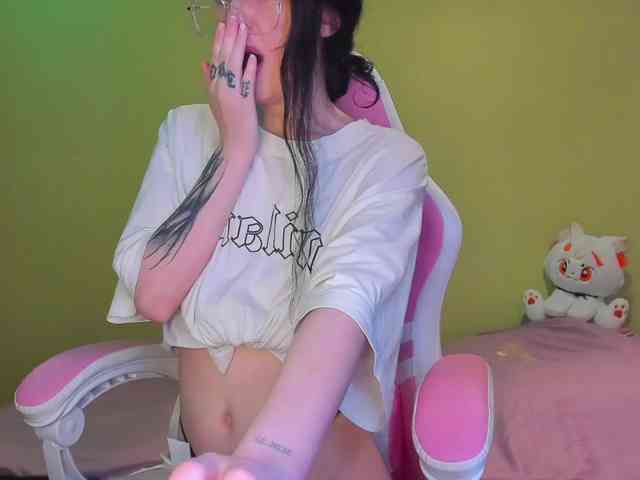 KittiGirl webcam