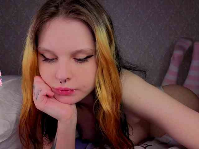 Hi-Kitti Live Webcam on BongaCams