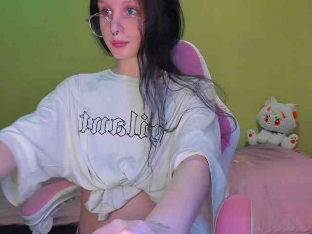 KittiGirl webcam