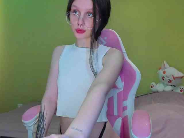 KittiGirl webcam