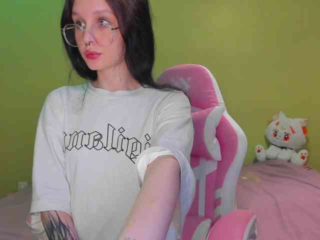 KittiGirl webcam