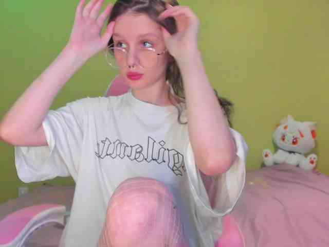 KittiGirl webcam