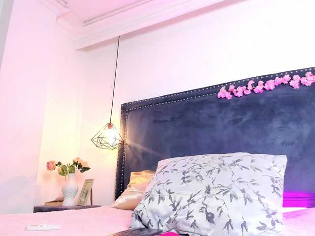  ShainaBonne chat room