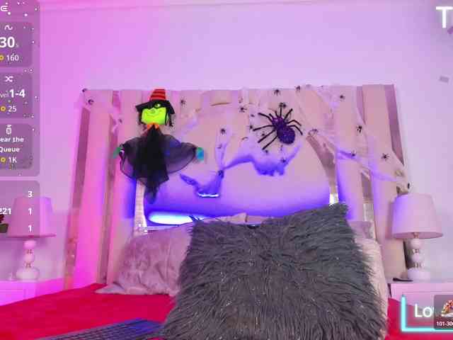 ShainaBonne webcam