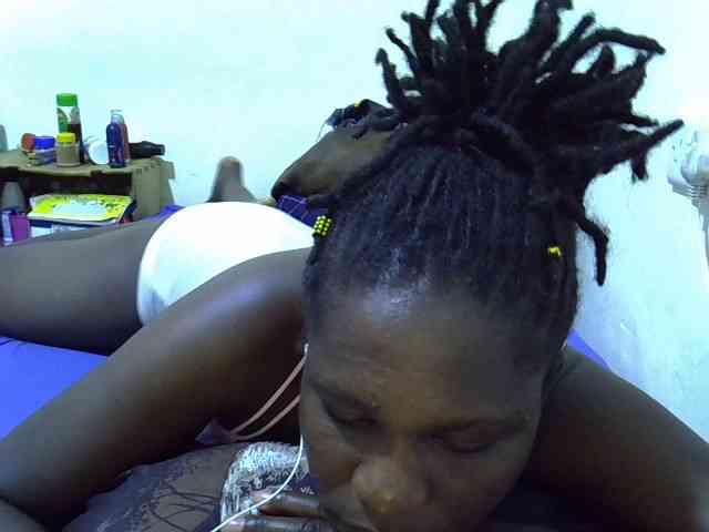 adara-lee webcam