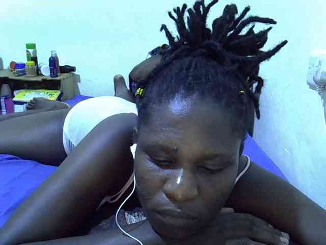 adara-lee webcam