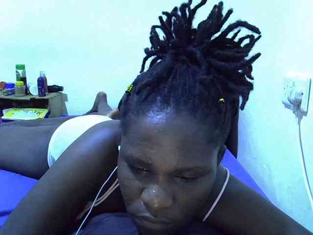 adara-lee webcam
