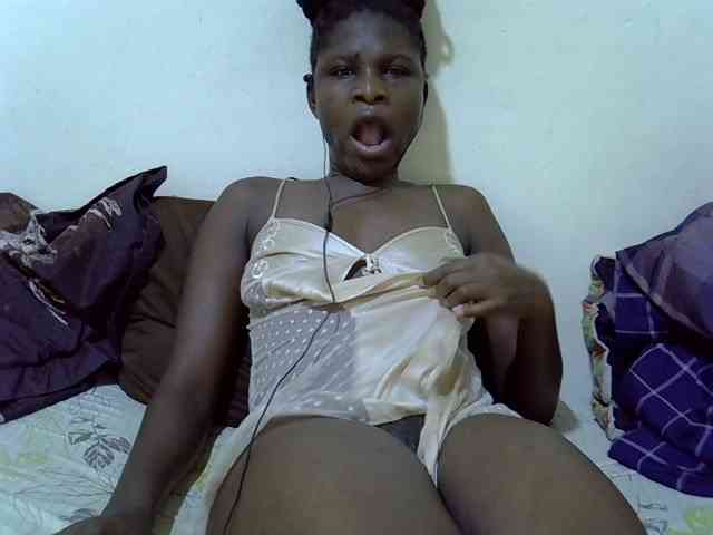 adara-lee webcam