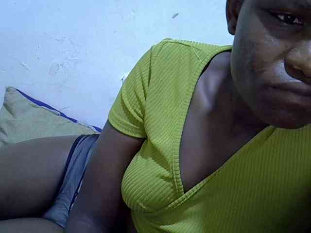 adara-lee webcam