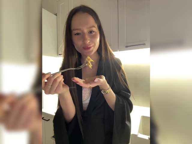 whiteTEAa's BongaCams show and profile