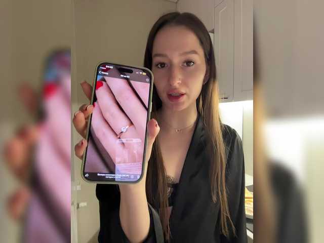 whiteTEAa from BongaCams