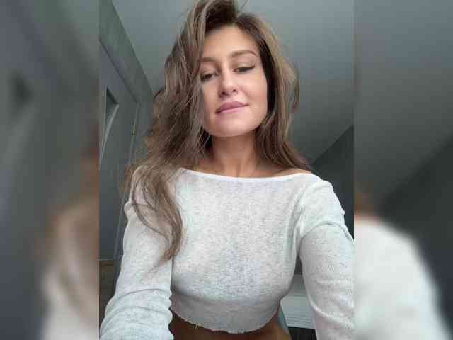 Pleasure-'s webcam live show