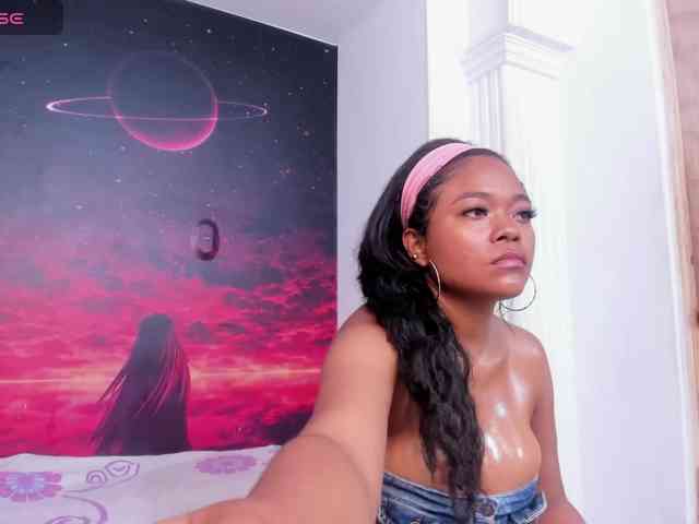 CoralThompson Live Webcam on BongaCams