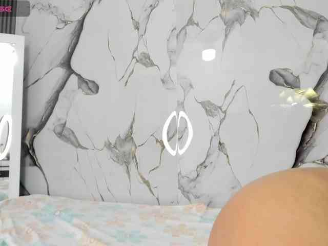 CoralThompson webcam