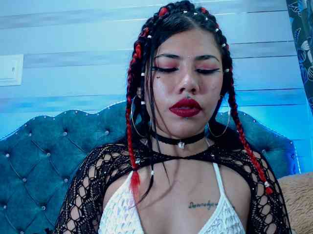 LilyJames Live Webcam on BongaCams