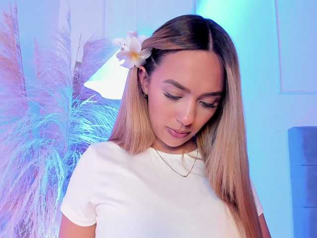 Arianne-ferrer's BongaCams show and profile