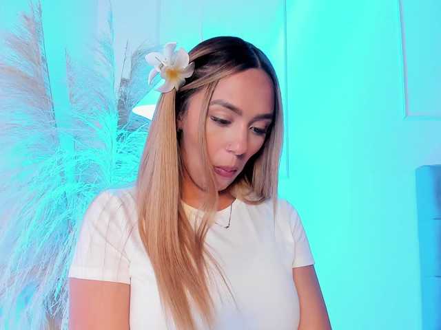 Arianne-ferrer's BongaCams show and profile