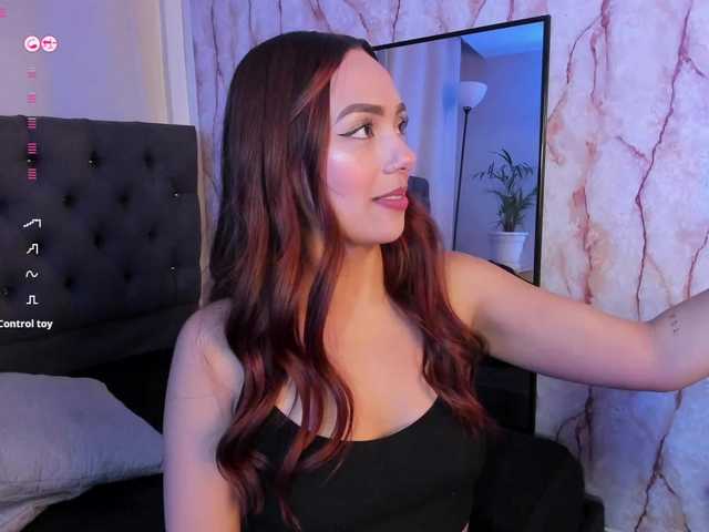 Nicole_Voshkie webcam