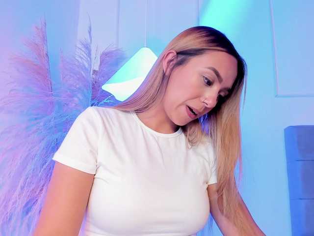 Arianne-ferrer's BongaCams show and profile