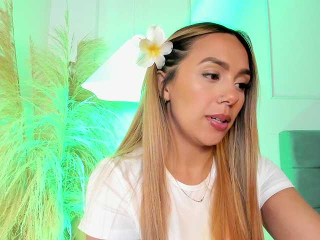 Arianne-ferrer's BongaCams show and profile