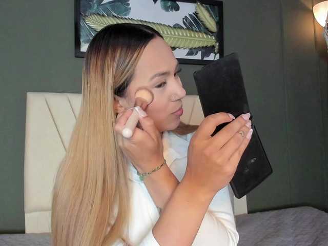 Arianne-ferrer's BongaCams show and profile