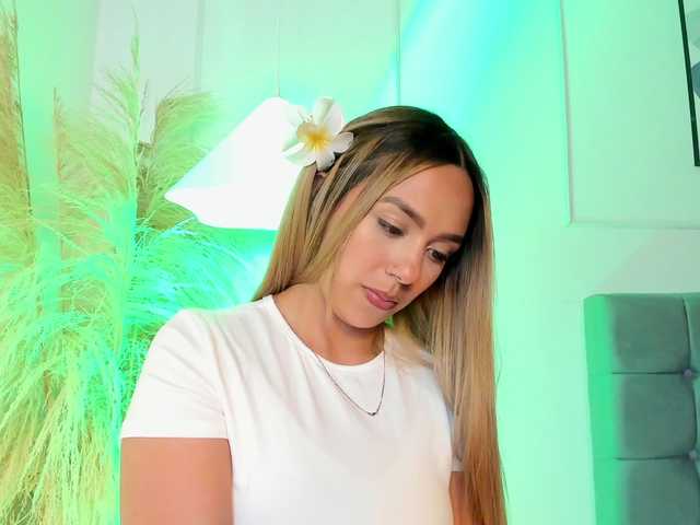 Arianne-ferrer's BongaCams show and profile