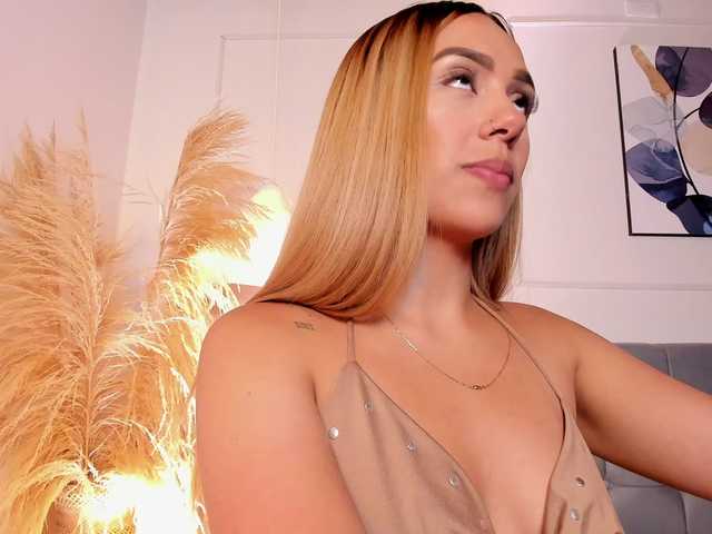 Arianne-ferrer's BongaCams show and profile