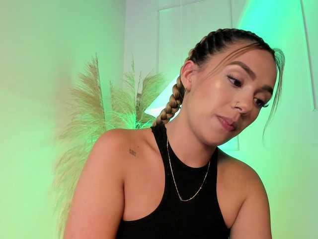 Arianne-ferrer's BongaCams show and profile