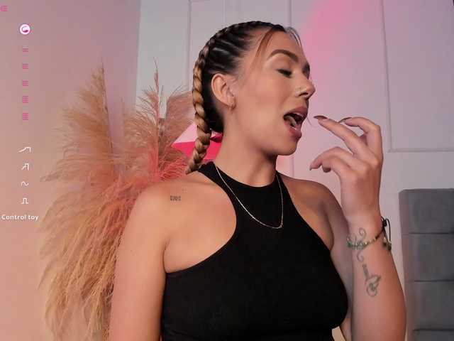 Arianne-ferrer's BongaCams show and profile