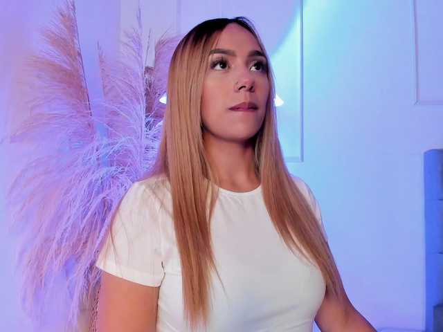 Arianne-ferrer's BongaCams show and profile