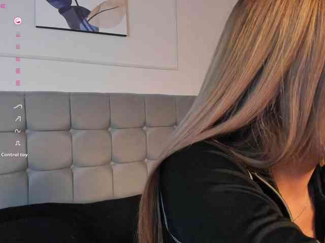 Nicole_Voshkie webcam