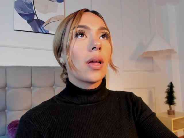 Nicole_Voshkie webcam