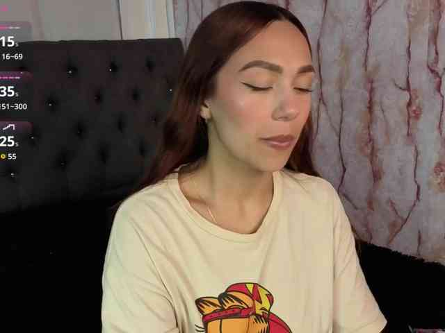 Nicole_Voshkie webcam