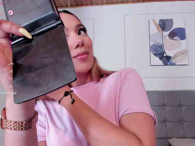 Nicole_Voshkie webcam