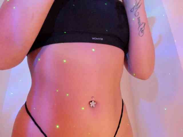 Nicole_Voshkie webcam