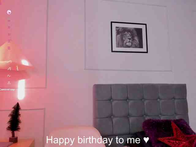 Nicole_Voshkie webcam