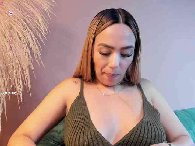 Nicole_Voshkie webcam