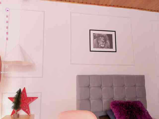 Nicole_Voshkie webcam