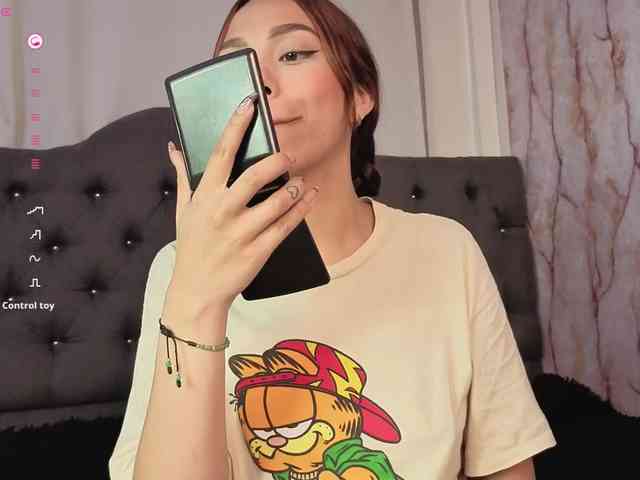 Nicole_Voshkie webcam