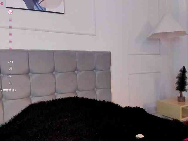 Nicole_Voshkie webcam