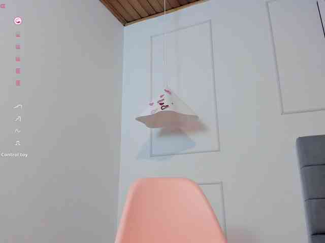 Nicole_Voshkie webcam