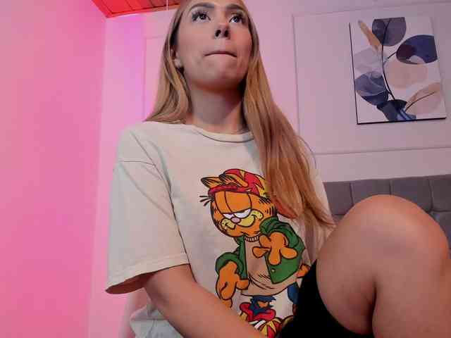 Nicole_Voshkie webcam